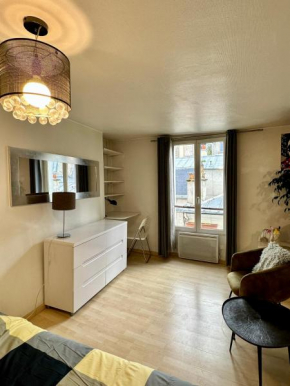 Marais Apartment near Louvre Museum Ecouffes